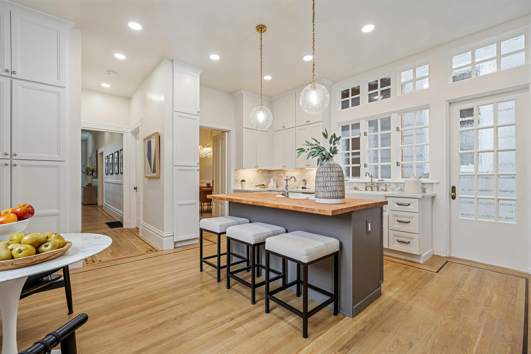 Meridith-Baer-Home-Pacific-Heights-Victorian-Transitional-Kitchen